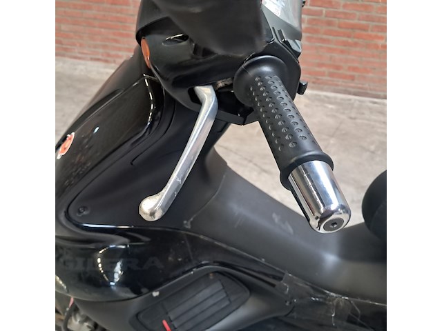 Motorscooter, piaggio, runner 125 fx - afbeelding 7 van  37