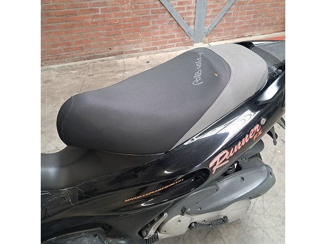 Motorscooter, piaggio, runner 125 fx - afbeelding 9 van  37