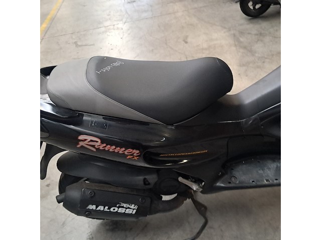Motorscooter, piaggio, runner 125 fx - afbeelding 13 van  37