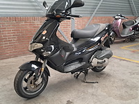 Motorscooter, piaggio, runner 125 fx - afbeelding 33 van  37