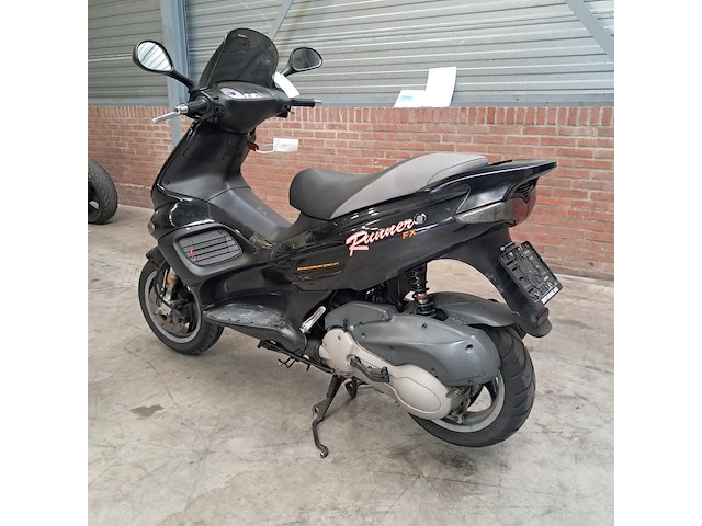 Motorscooter, piaggio, runner 125 fx - afbeelding 34 van  37
