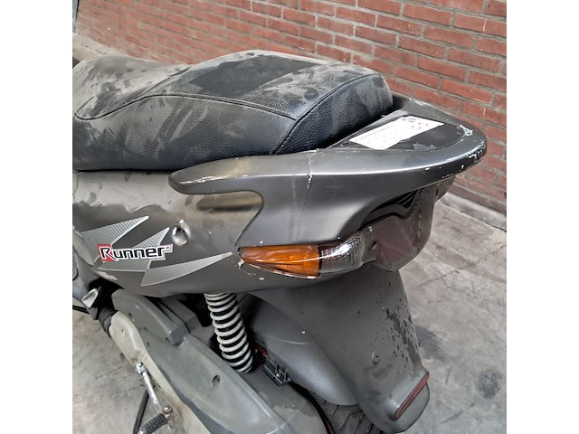 Motorscooter, piaggio, runner fx125 - afbeelding 10 van  35