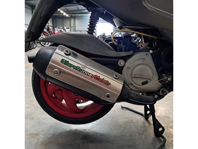 Motorscooter, piaggio, runner fx125 - afbeelding 19 van  35
