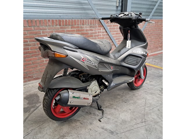 Motorscooter, piaggio, runner fx125 - afbeelding 23 van  35