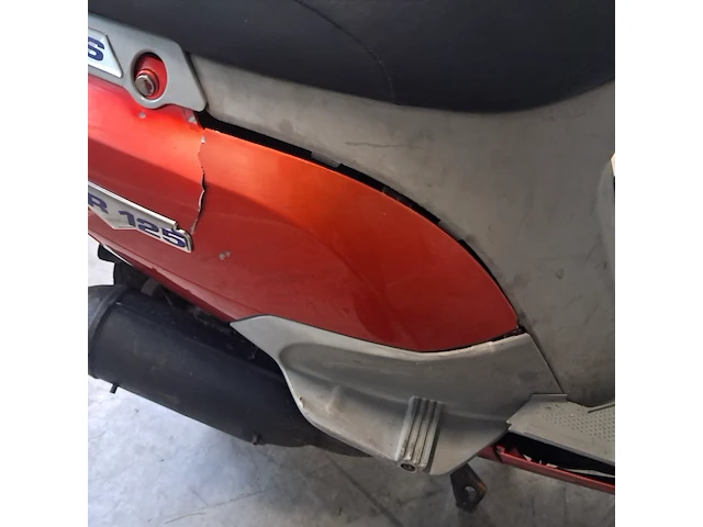 Motorscooter, piaggio, skipper 125 - afbeelding 9 van  46