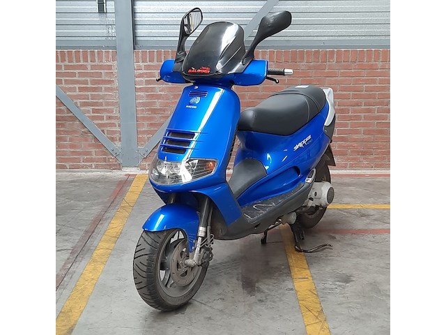 Motorscooter, piaggio, skipper 125 - afbeelding 1 van  25