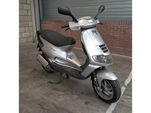 Motorscooter, piaggio, skipper - afbeelding 12 van  54