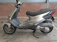 Motorscooter, piaggio, skipper - afbeelding 34 van  54