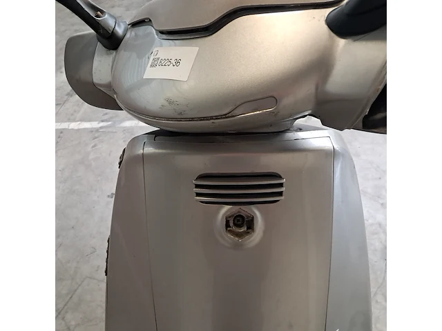 Motorscooter, piaggio, skipper - afbeelding 49 van  54