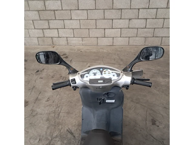 Motorscooter, piaggio, skipper - afbeelding 54 van  54