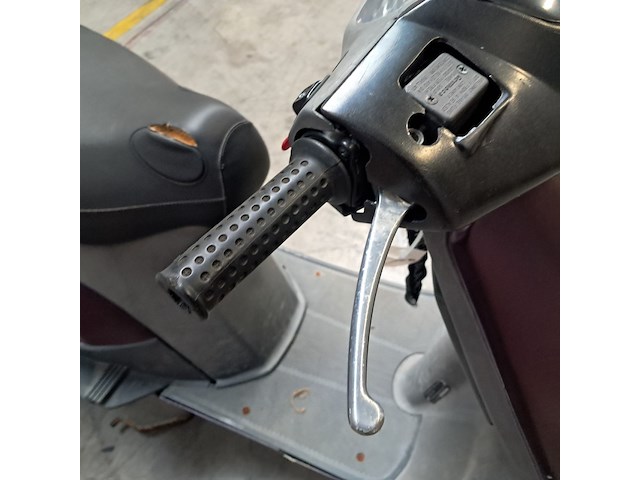 Motorscooter, piaggio, skipper - afbeelding 2 van  34