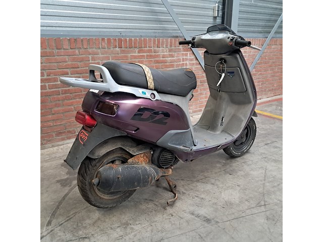 Motorscooter, piaggio, skipper - afbeelding 23 van  34
