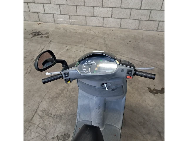 Motorscooter, piaggio, skr 125 - afbeelding 2 van  67
