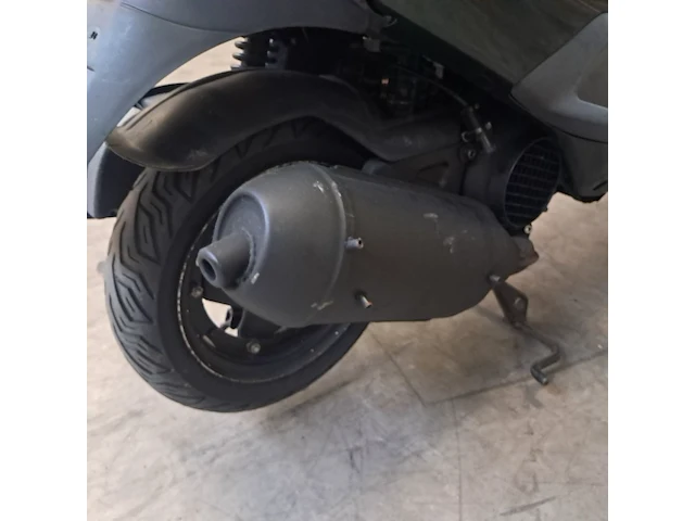 Motorscooter, piaggio, skr 125 - afbeelding 26 van  67
