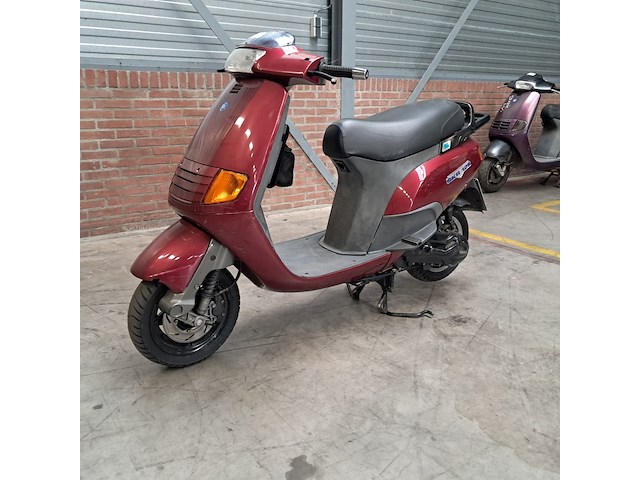 Motorscooter, piaggio, skr 125 - afbeelding 30 van  34
