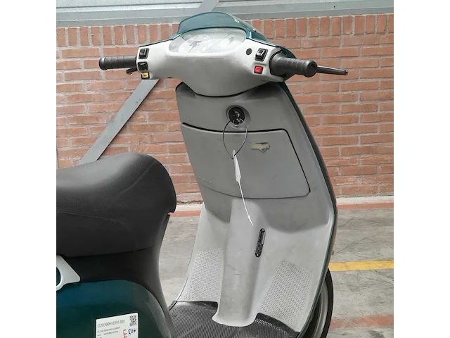 Motorscooter, piaggio, skr125, 1994 - afbeelding 8 van  22