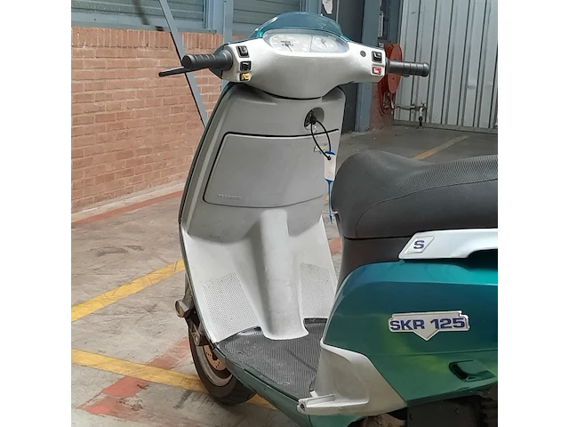 Motorscooter, piaggio, skr125, 1994 - afbeelding 14 van  22
