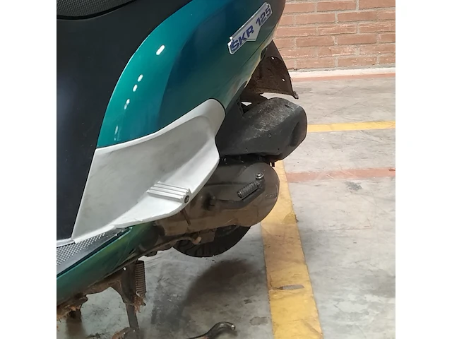 Motorscooter, piaggio, skr125, 1994 - afbeelding 19 van  22