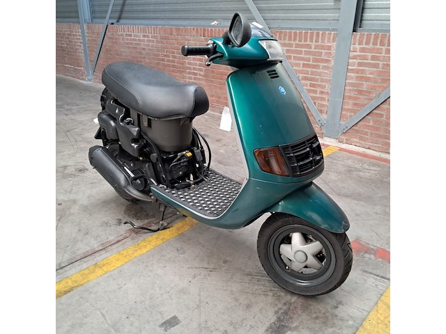 Motorscooter, piaggio, skr125, 2015 - afbeelding 12 van  34
