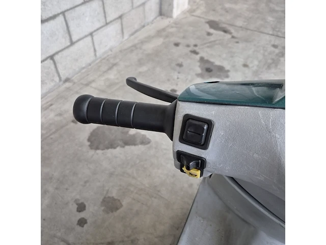 Motorscooter piaggio, skr125, bouwjaar 1994 - afbeelding 6 van  23