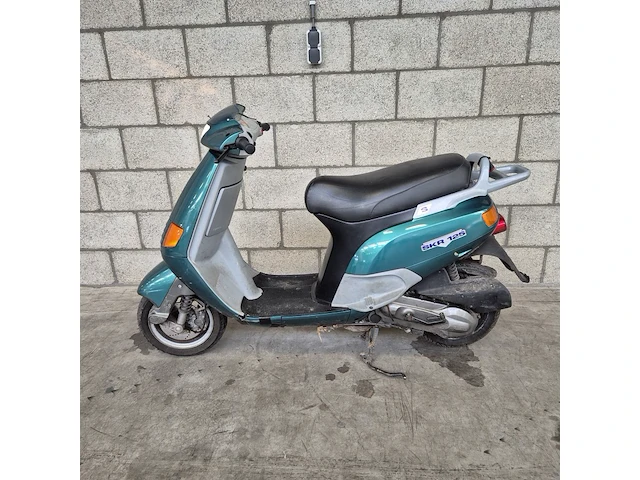 Motorscooter piaggio, skr125, bouwjaar 1994 - afbeelding 11 van  23