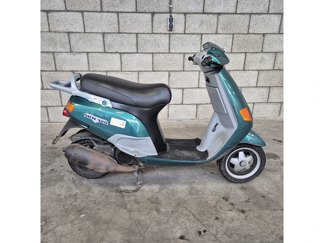 Motorscooter piaggio, skr125, bouwjaar 1994 - afbeelding 1 van  23
