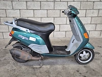 Motorscooter piaggio, skr125, bouwjaar 1994 - afbeelding 1 van  23