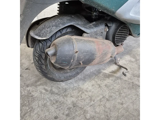 Motorscooter piaggio, skr125, bouwjaar 1994 - afbeelding 18 van  23