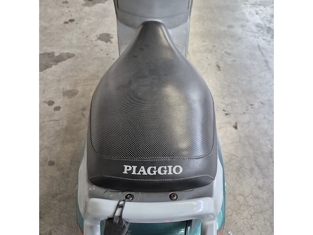 Motorscooter piaggio, skr125, bouwjaar 1994 - afbeelding 20 van  23