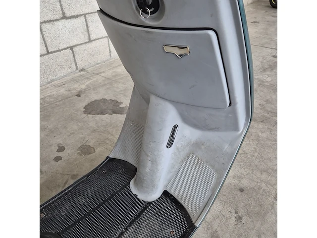 Motorscooter piaggio, skr125, bouwjaar 1994 - afbeelding 23 van  23