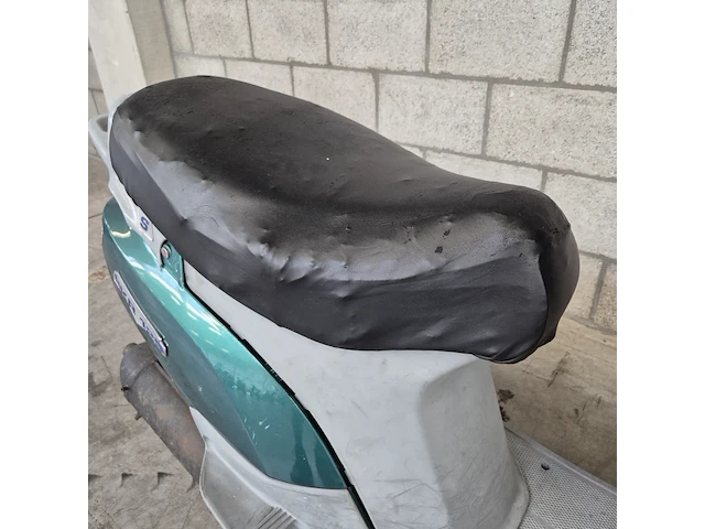 Motorscooter piaggio, skr125, bouwjaar 1995 - afbeelding 2 van  24