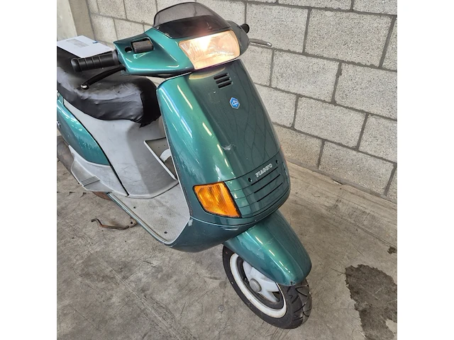 Motorscooter piaggio, skr125, bouwjaar 1995 - afbeelding 5 van  24