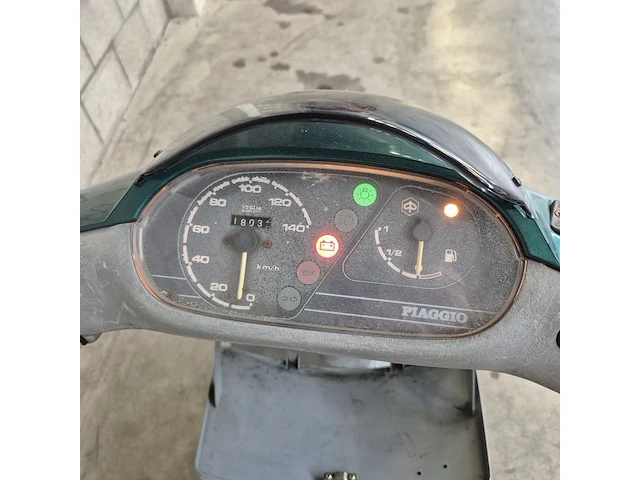 Motorscooter piaggio, skr125, bouwjaar 1995 - afbeelding 9 van  24