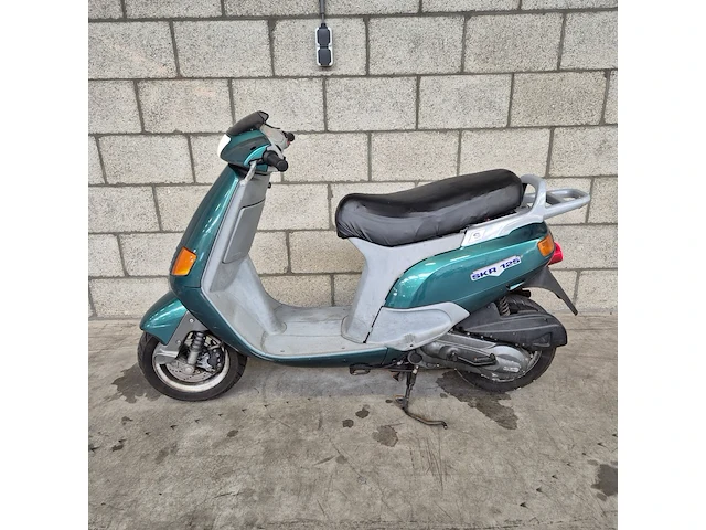 Motorscooter piaggio, skr125, bouwjaar 1995 - afbeelding 11 van  24