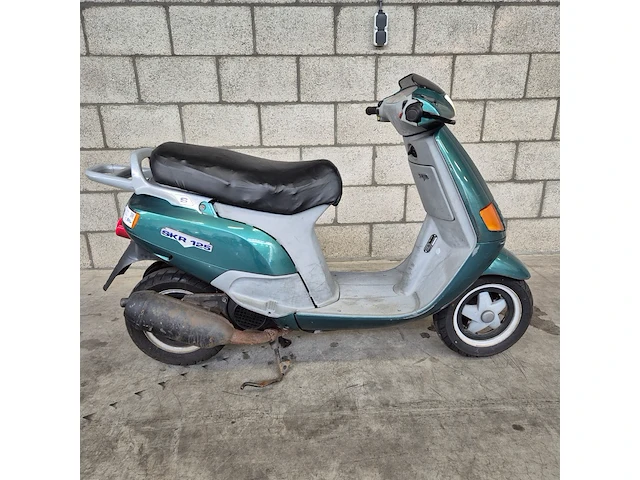 Motorscooter piaggio, skr125, bouwjaar 1995 - afbeelding 1 van  24