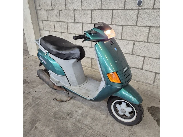 Motorscooter piaggio, skr125, bouwjaar 1995 - afbeelding 18 van  24