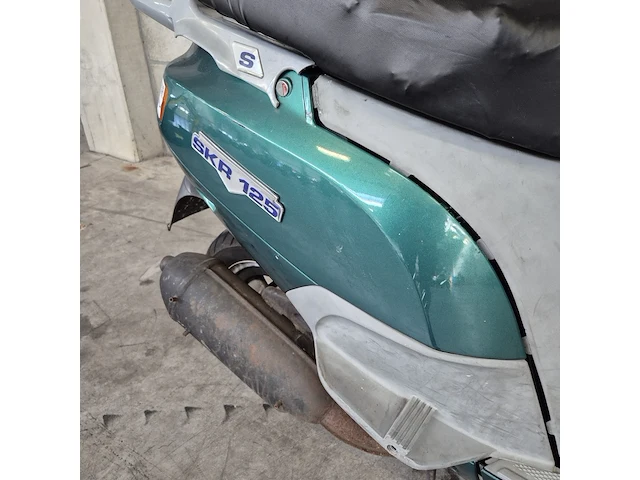 Motorscooter piaggio, skr125, bouwjaar 1995 - afbeelding 23 van  24