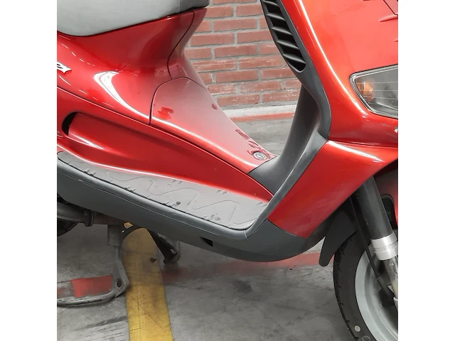 Motorscooter, piaggio, skr125 - afbeelding 4 van  27