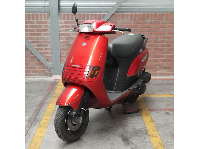 Motorscooter, piaggio, skr125 - afbeelding 1 van  27