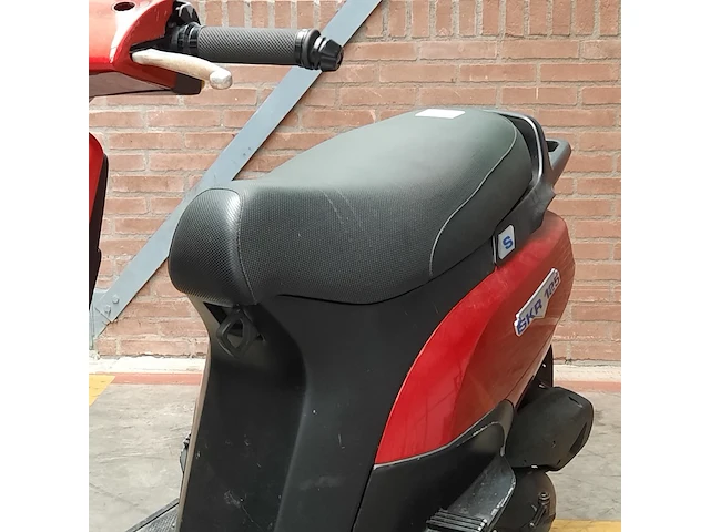 Motorscooter, piaggio, skr125 - afbeelding 23 van  27