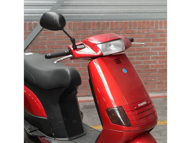 Motorscooter, piaggio, skr125 - afbeelding 27 van  27