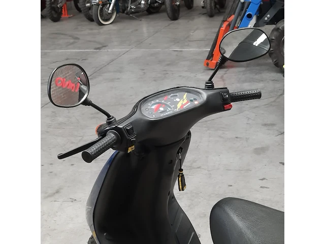Motorscooter, piaggio, typhoon 125, 1996 - afbeelding 2 van  27