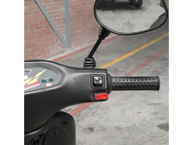 Motorscooter, piaggio, typhoon 125, 1996 - afbeelding 17 van  27