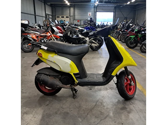 Motorscooter, piaggio, typhoon 125, 2002 - afbeelding 19 van  50