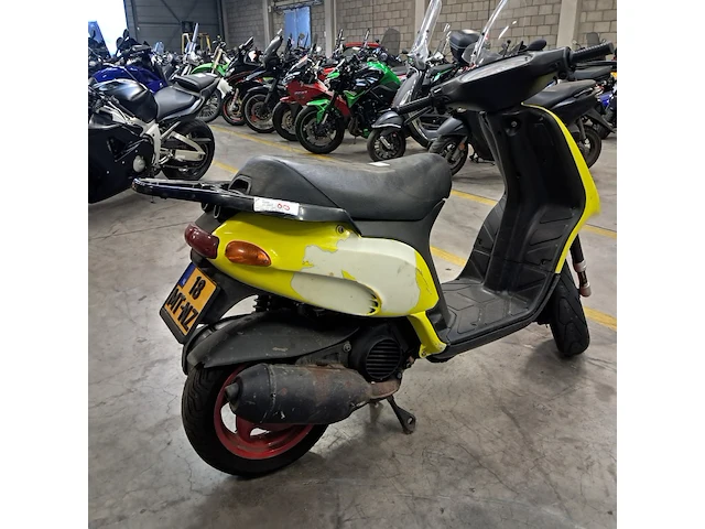 Motorscooter, piaggio, typhoon 125, 2002 - afbeelding 23 van  50