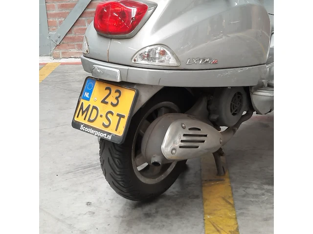 Motorscooter, piaggio, vespa lx125, 2014 - afbeelding 17 van  33