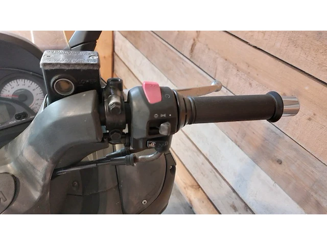 Motorscooter, sym, gts250, grijs / chroom, 2007 - afbeelding 18 van  27