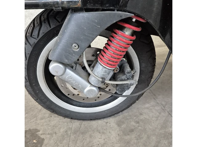 Motorscooter vespa piaggio, gts 300 i.e., bouwjaar 2013 - afbeelding 10 van  23
