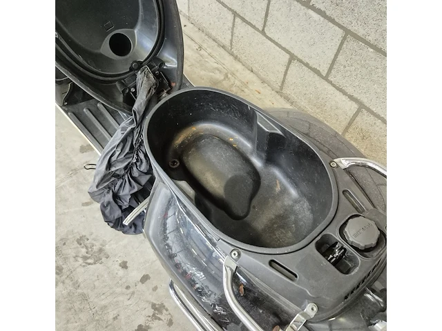 Motorscooter vespa piaggio, gts 300 i.e., bouwjaar 2013 - afbeelding 14 van  23