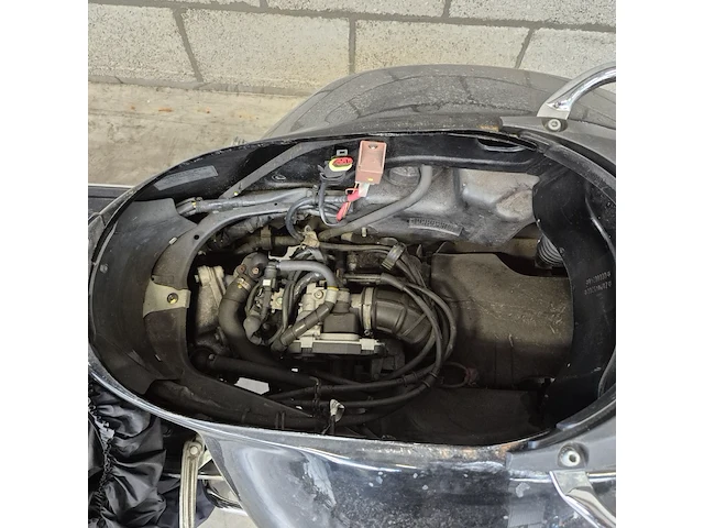 Motorscooter vespa piaggio, gts 300 i.e., bouwjaar 2013 - afbeelding 15 van  23